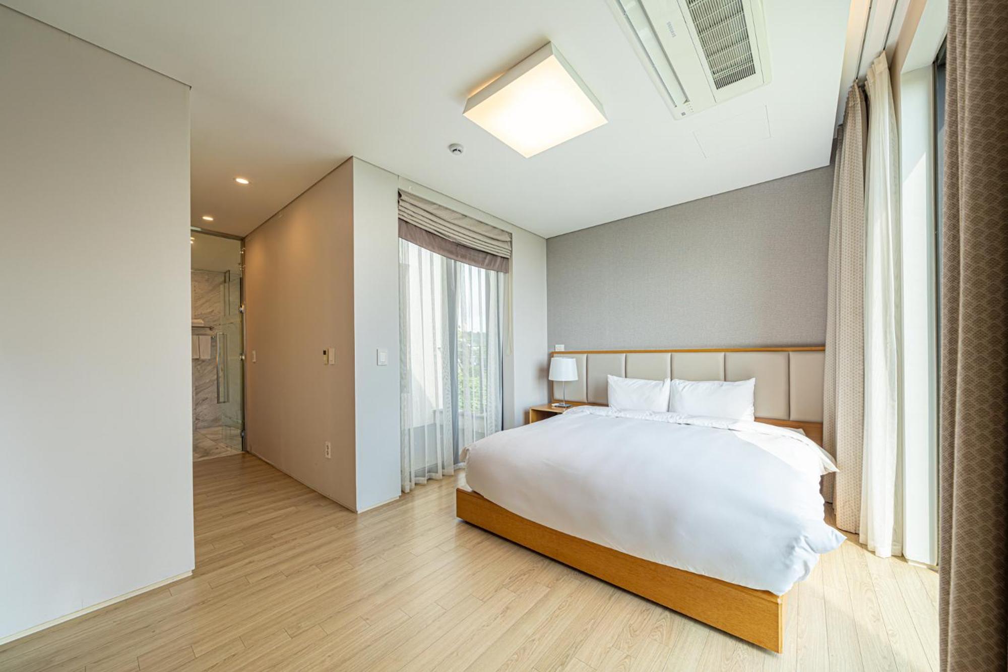 Velum Resort Seogwipo Exterior photo
